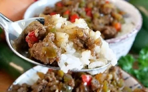 Beef and Pepper Rice Bowls